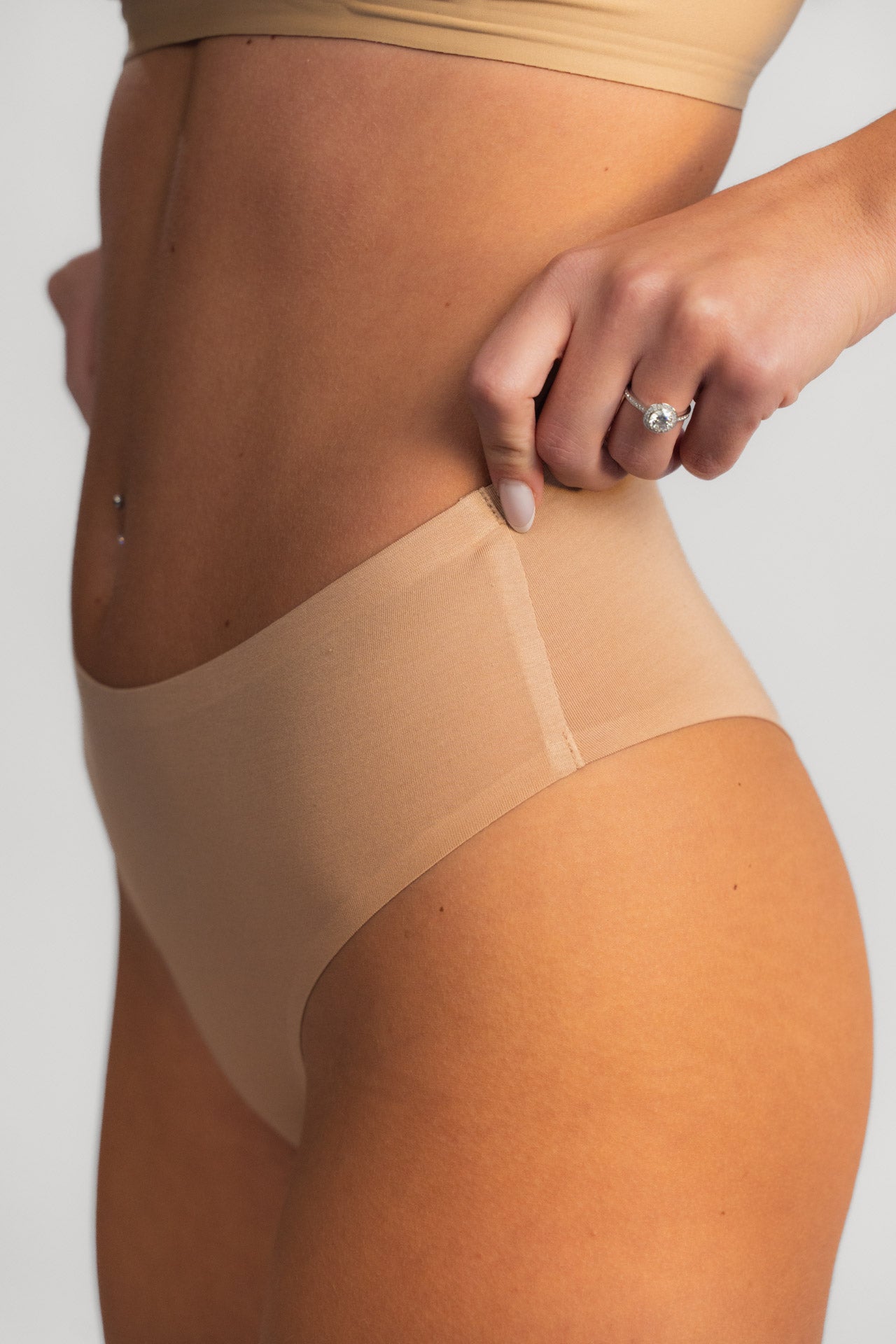 Seamless brazilke LUXE BEIGE - 2 kos