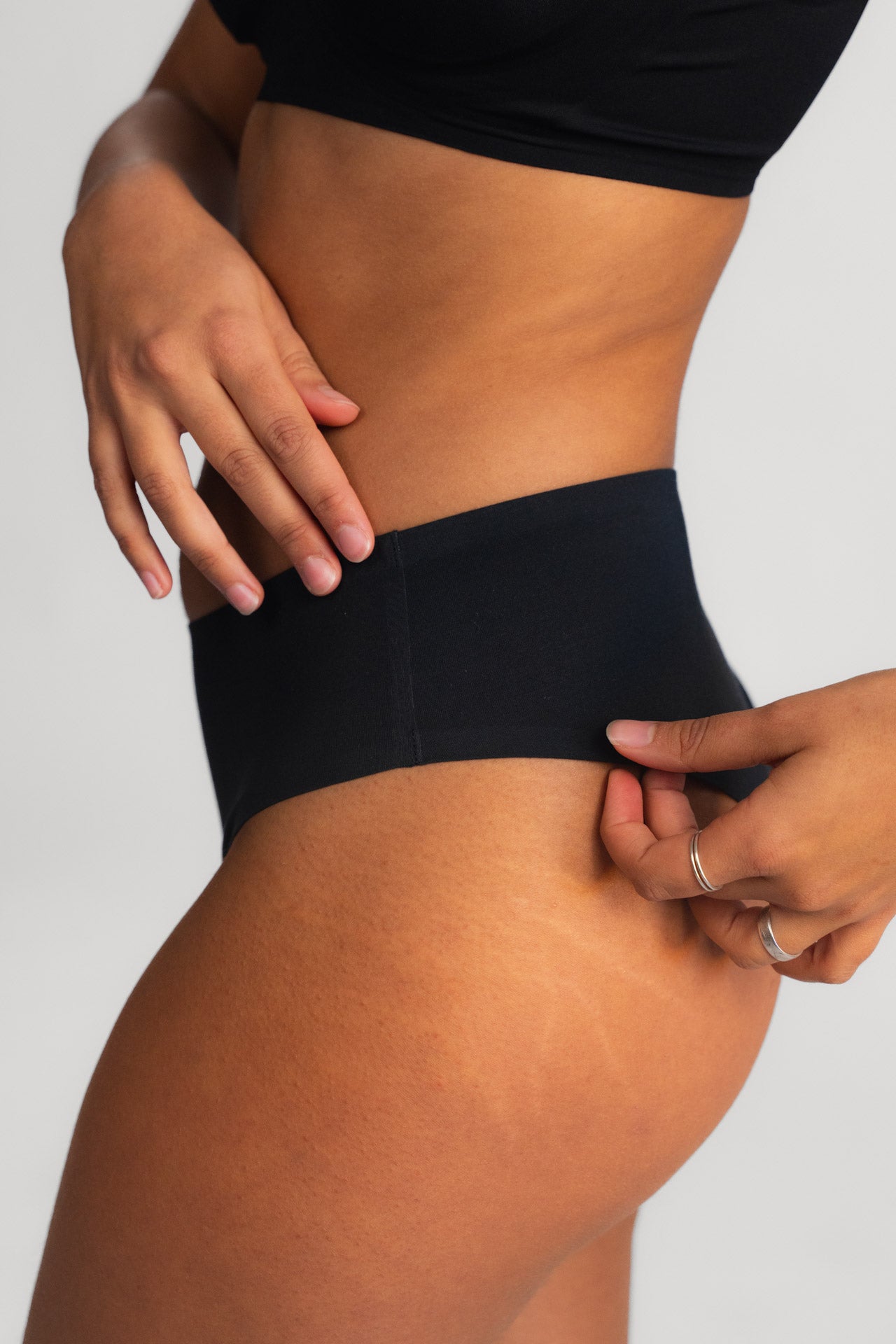 Seamless brazilke LUXE BLACK - 2 kos