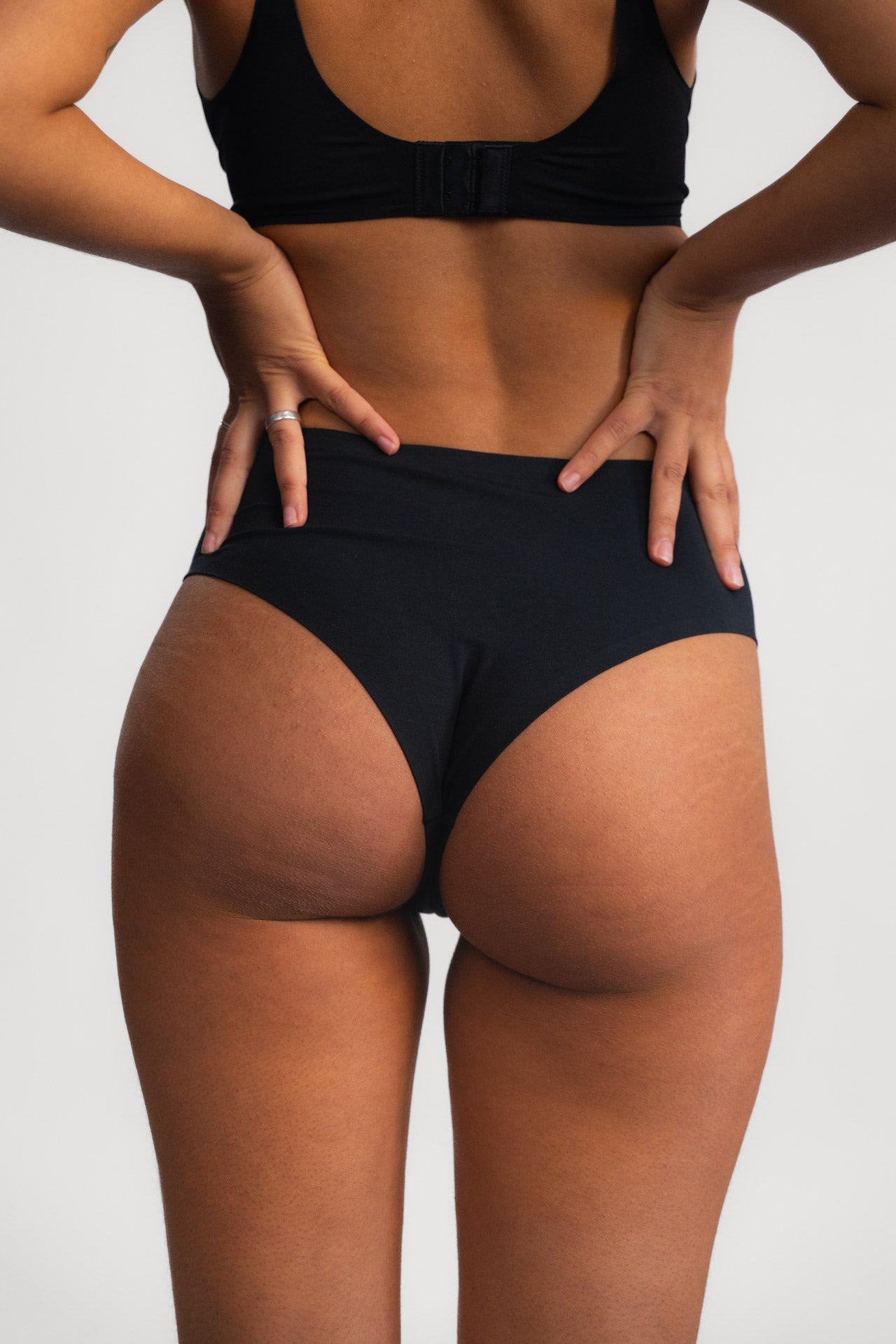 Seamless brazilke LUXE BLACK - 2 kos
