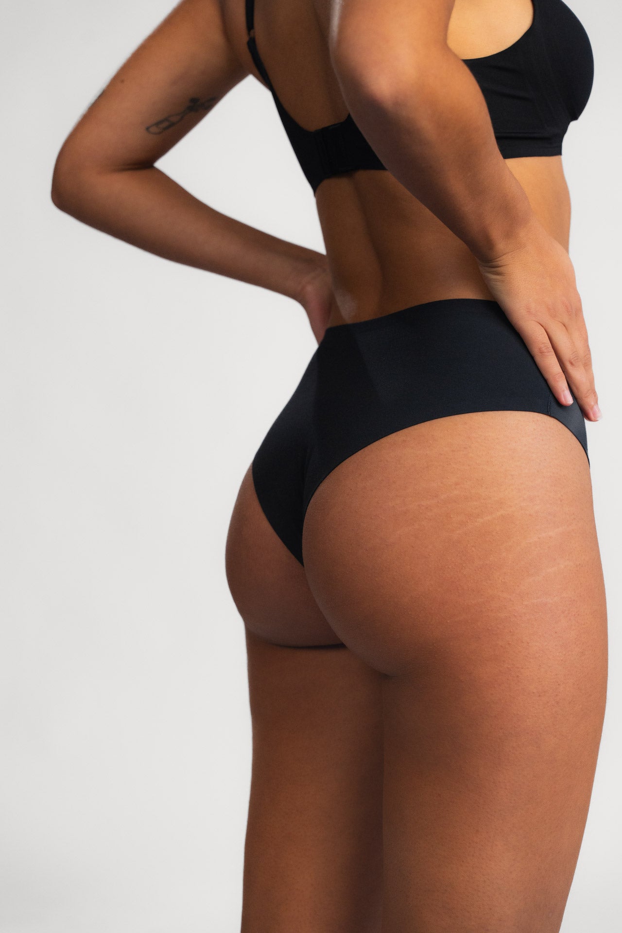 Seamless brazilke LUXE BLACK - 2 kos